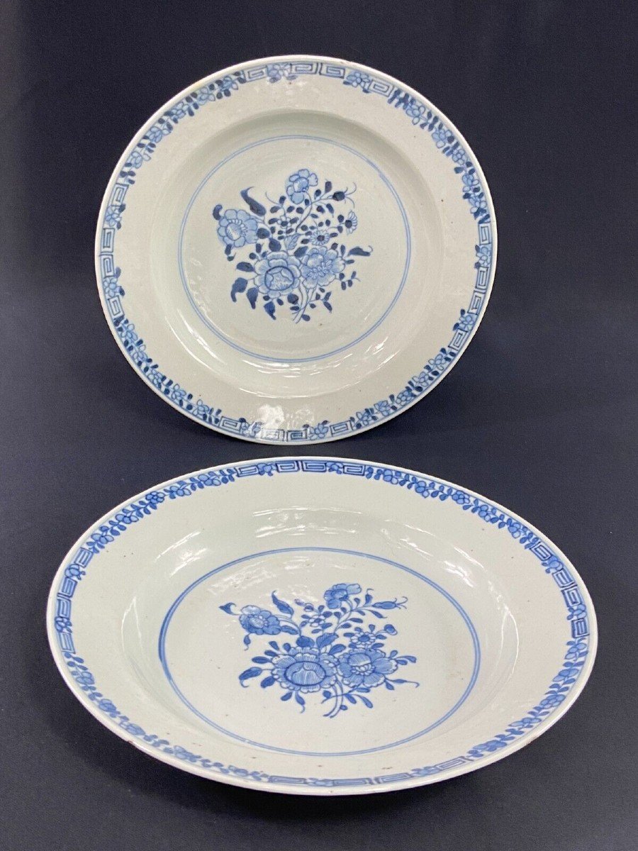 Paire d'Assiettes XVIIIe En Porcelaine Compagnie Des Indes Extrême-orient Chine