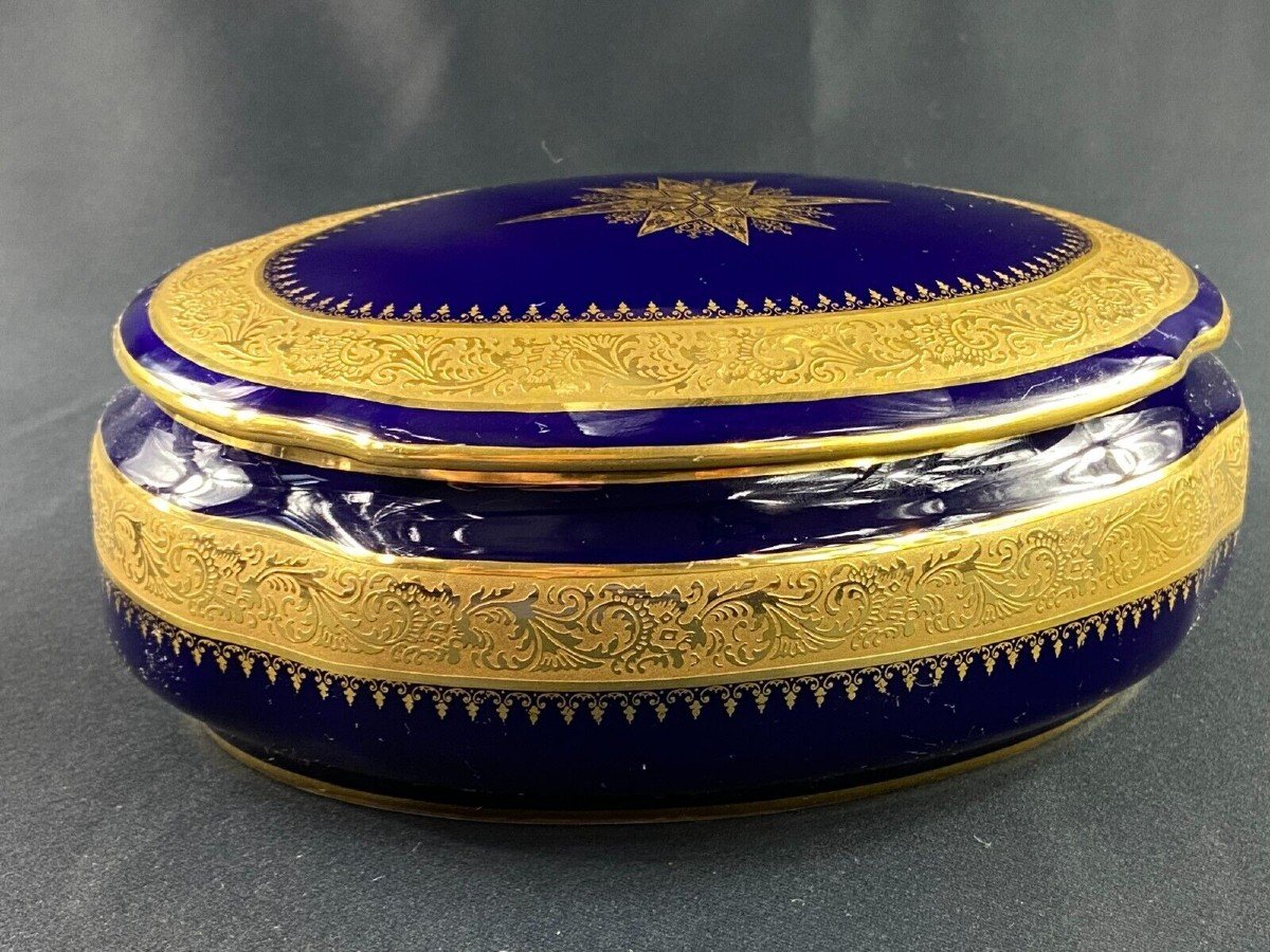 Large Oval Limoges Porcelain Box Double Gilding Decor Polished With Agate