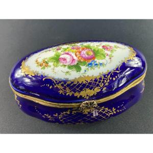 Jewelry Box Candy Box Oval Porcelain Paris Sèvres Regency Floral Decor