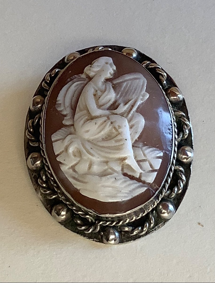 Silver Cameo Pendant Brooch