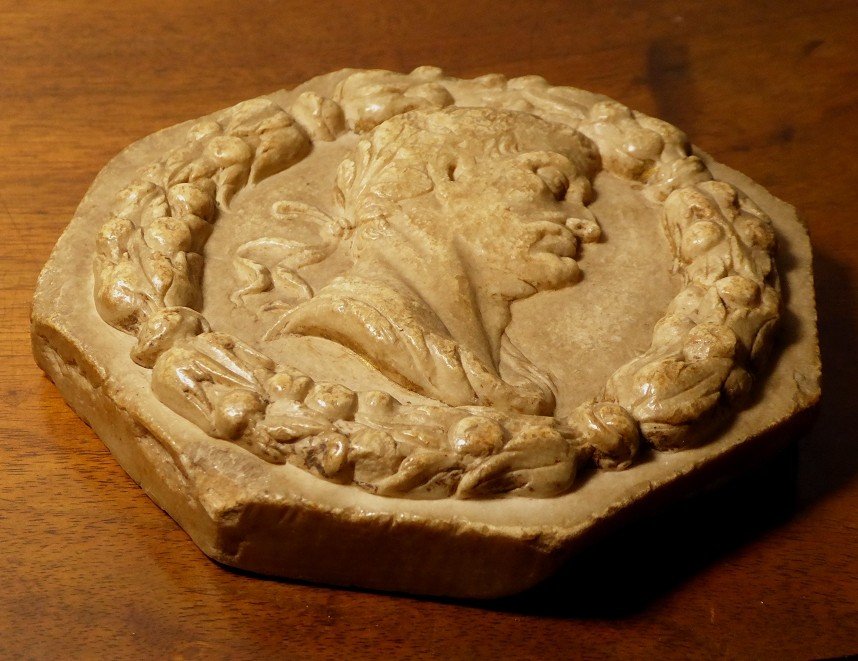 Small 16th Century Marble Relief Representing A Profile Of A Roman Emperor-photo-4