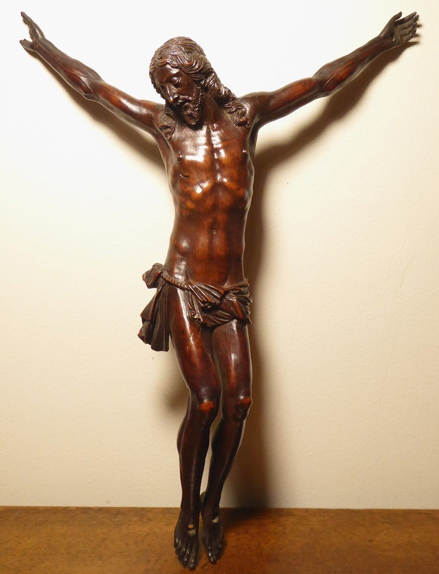 Christ En Buis Sculpté Du XVIIe Siècle