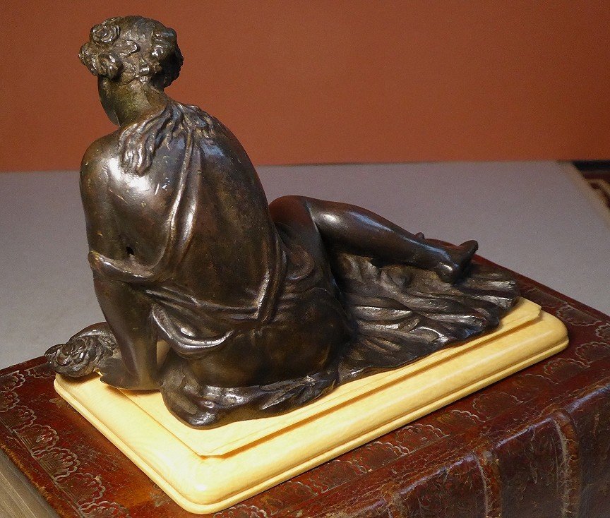 La Nymphe à la Coquille d'après l'Antique - Bronze d'époque XVIIIe Siècle-photo-1