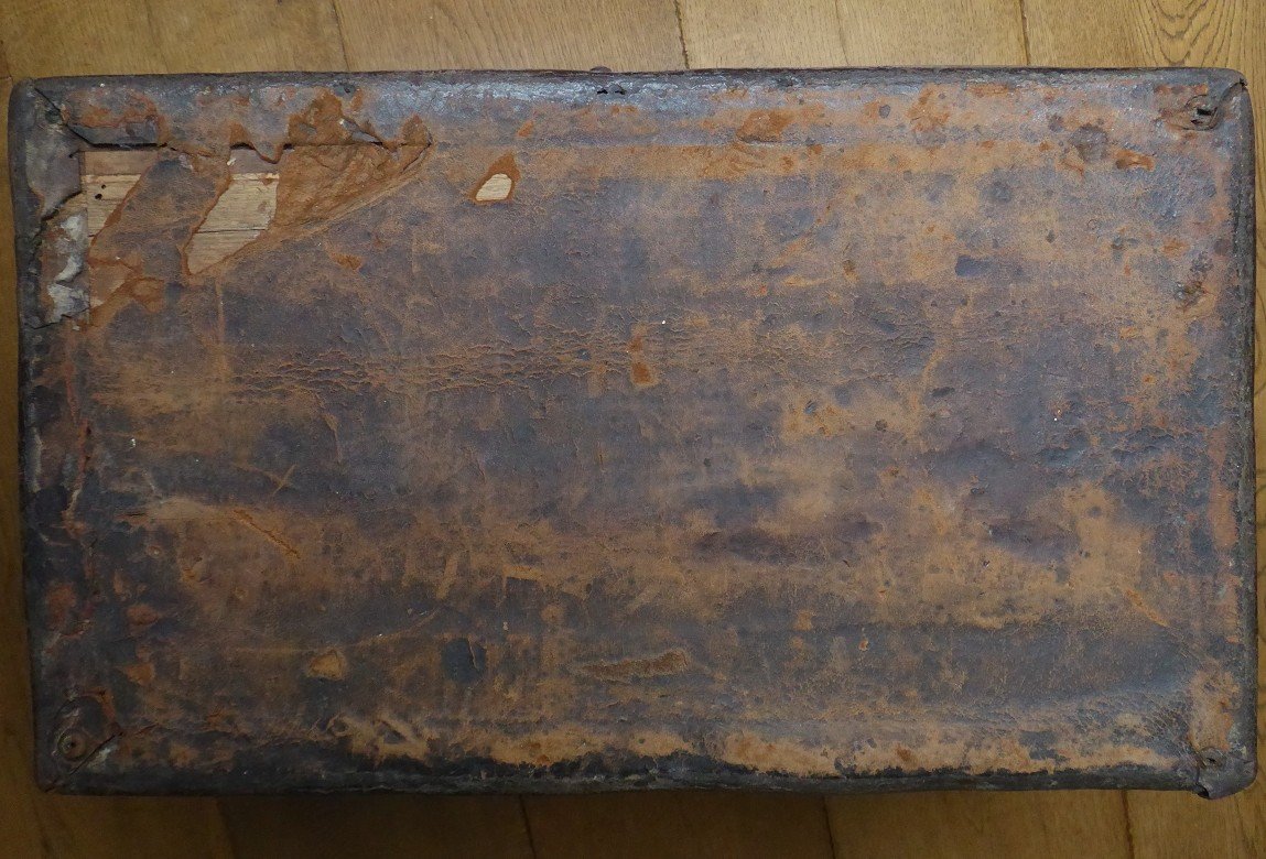 Beautiful Leather-covered Trunk Spanish Colony Peru 17th Century - Casket-photo-4