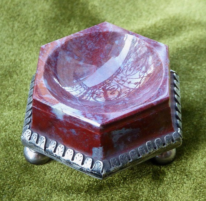 Salt Cellar Late 17th Or Early 18th Century In Jasper And Silver-photo-1