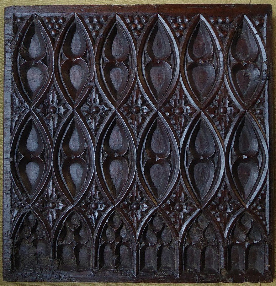 Gothic Panel In Carved Walnut, Late 15th Or Early 16th Century