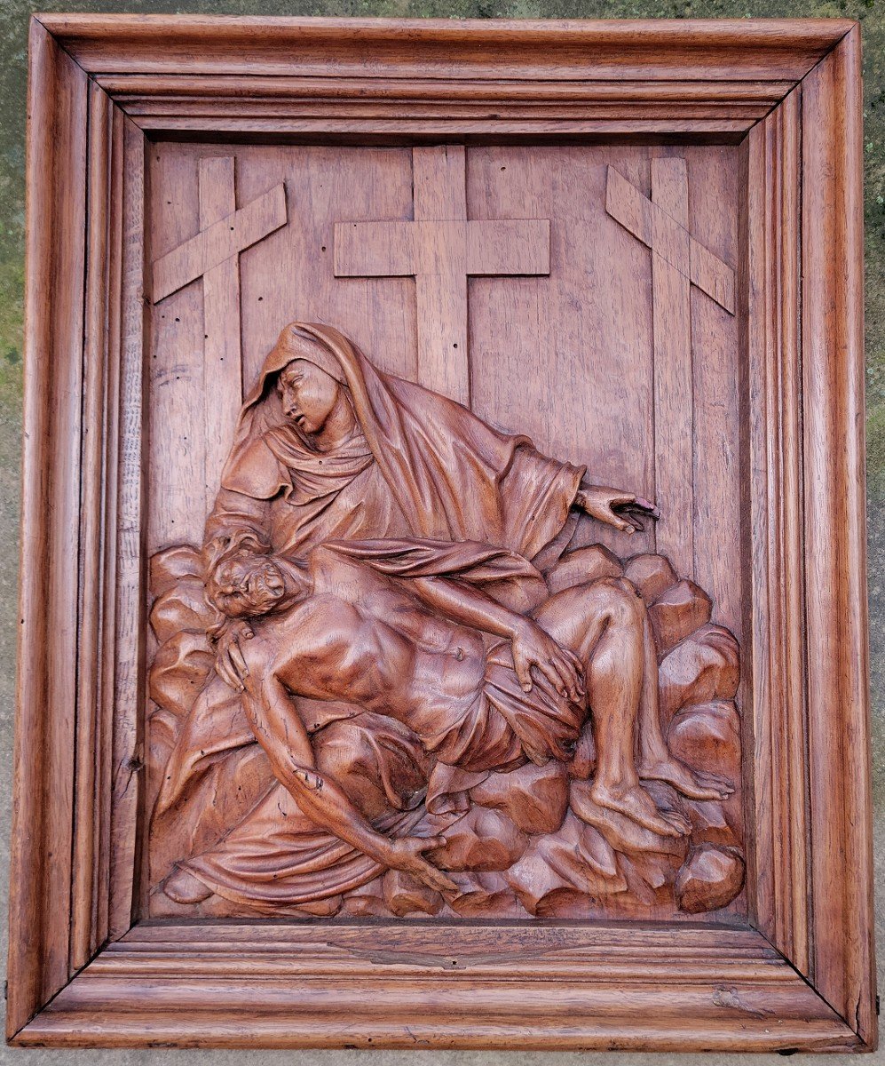 Renaissance Walnut Panel Carved With A Pietà-photo-3