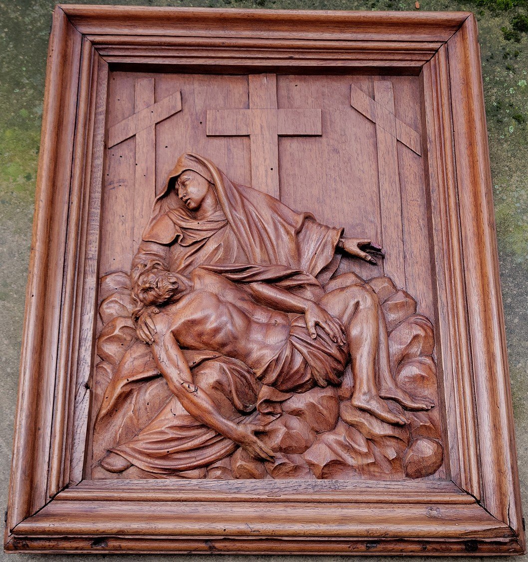 Renaissance Walnut Panel Carved With A Pietà-photo-4