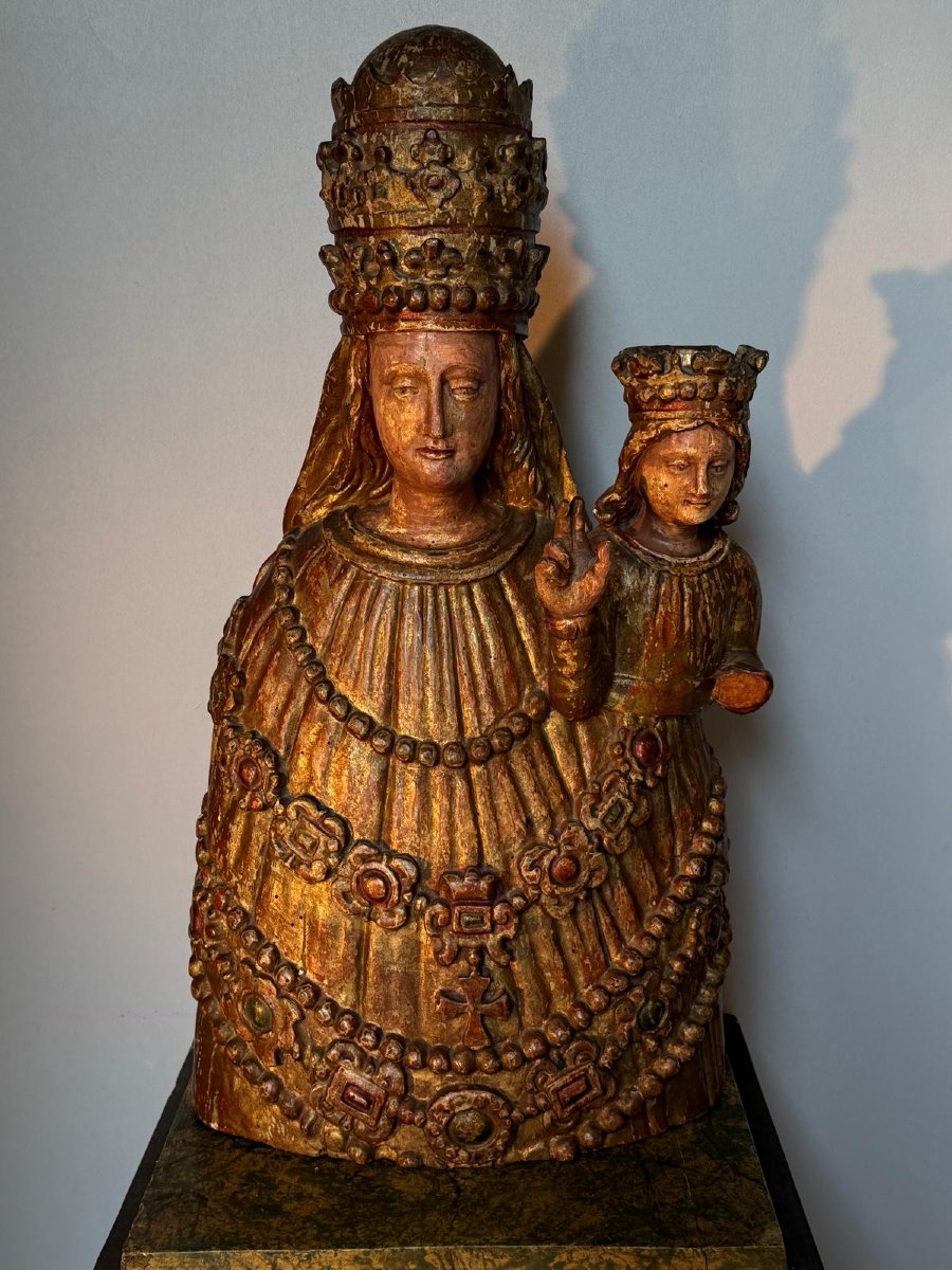 Madonna And Child In Exquisitely Carved Wood-photo-3