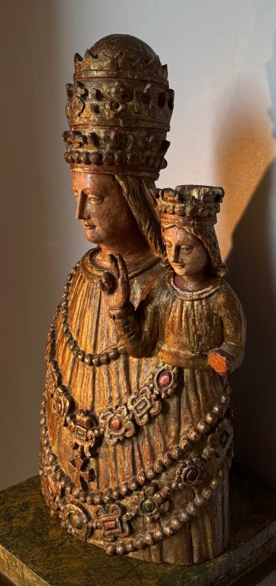 Madonna And Child In Exquisitely Carved Wood-photo-2