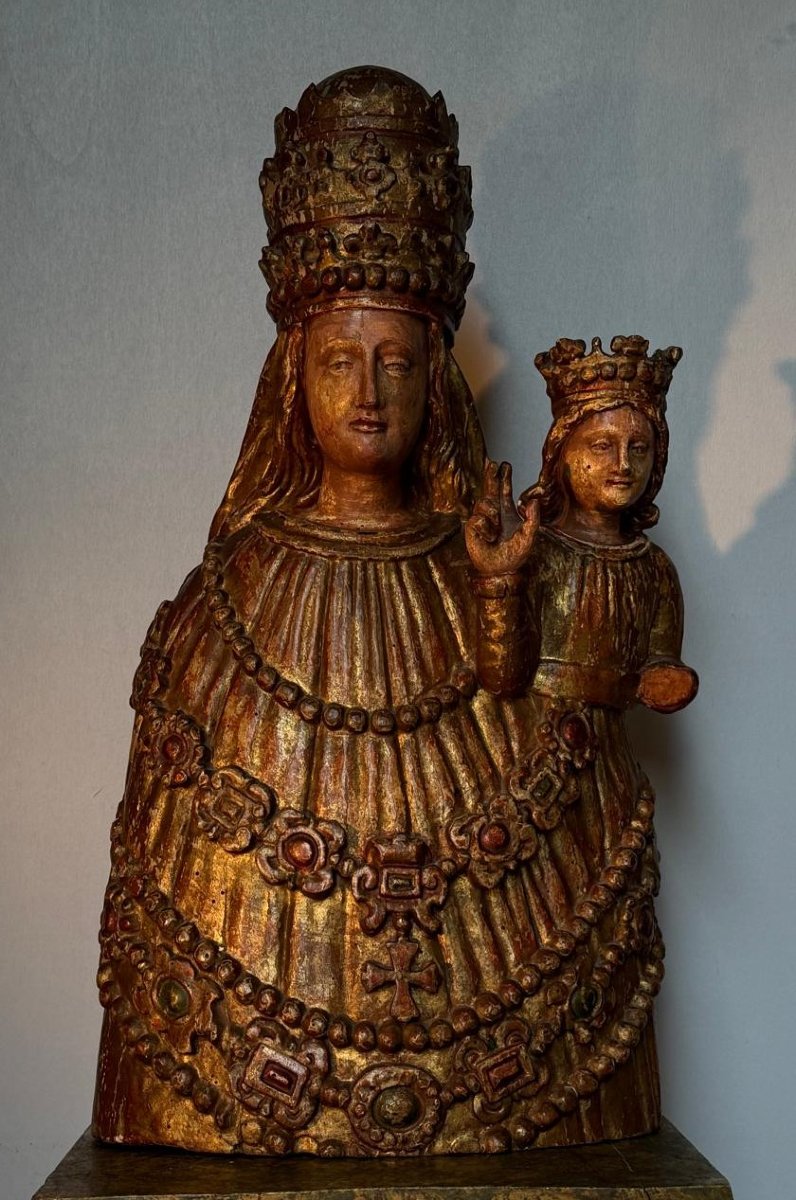 Madonna And Child In Exquisitely Carved Wood-photo-4