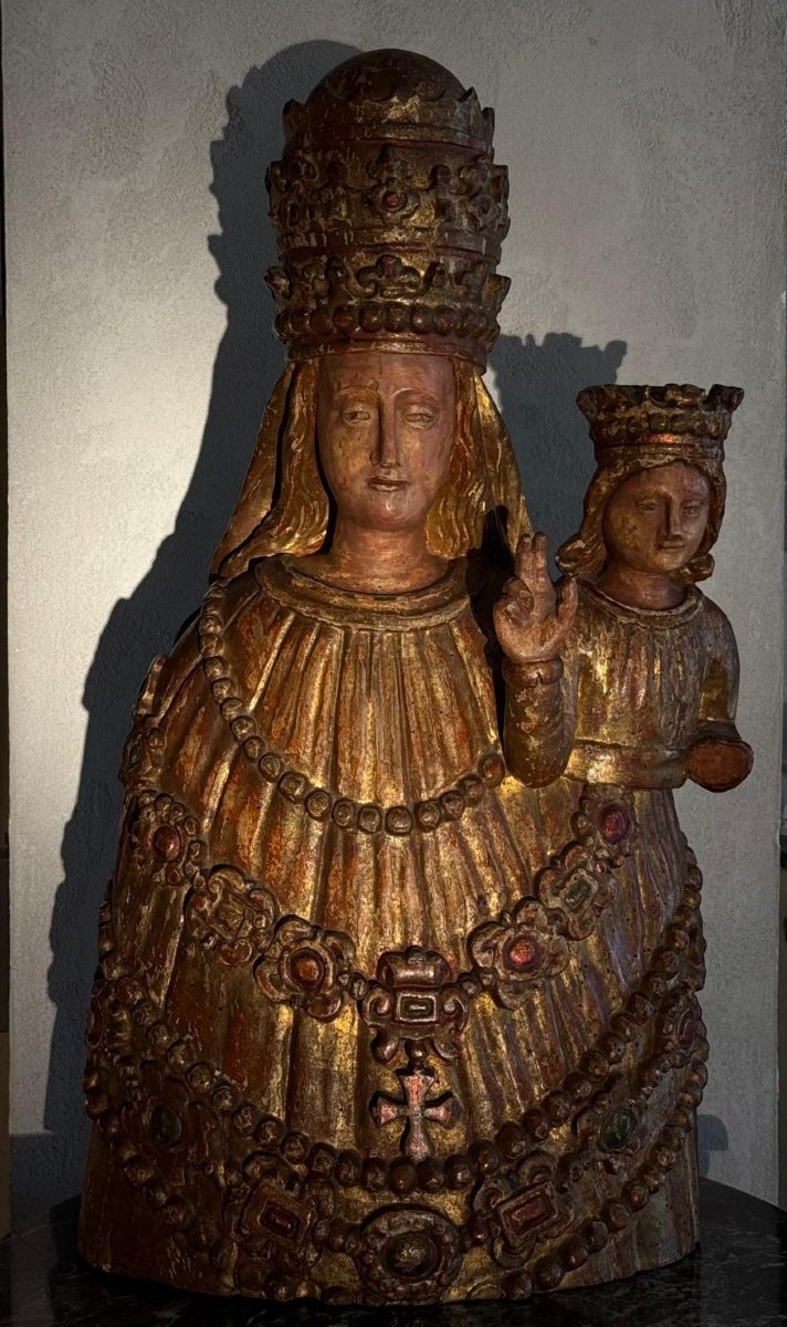 Madonna And Child In Exquisitely Carved Wood-photo-6