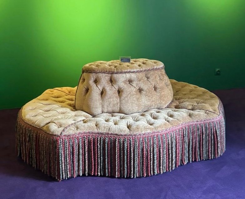 Rare Borne Sofa From The Napoleon III Period Beautiful Trimmings