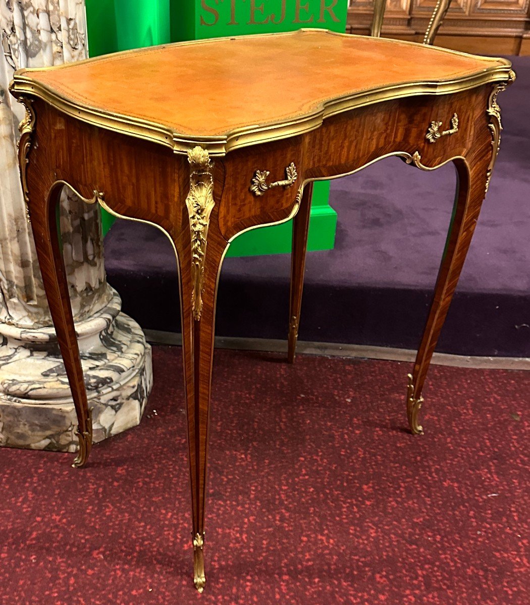 Very Beautiful Louis XV Style Writing Table, 1890s Period, Parisian Work In The Style Of Zwiener