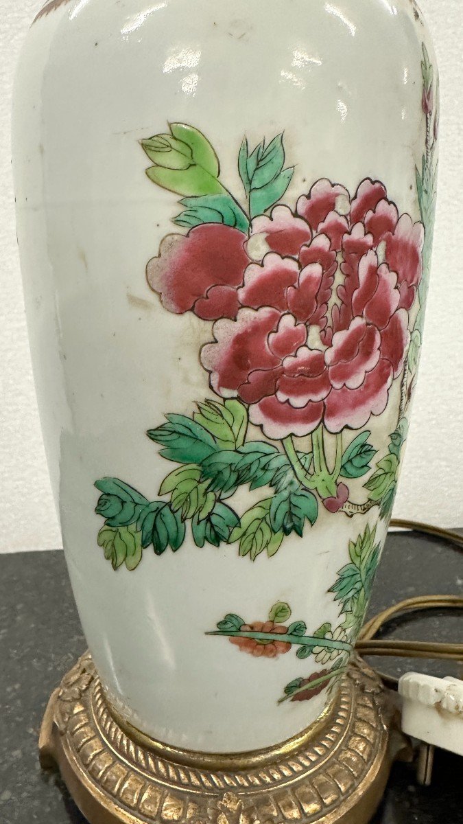 Beautiful 19th Century Chinese Porcelain Scroll Vase With Enamel Mounted As A Lamp-photo-5