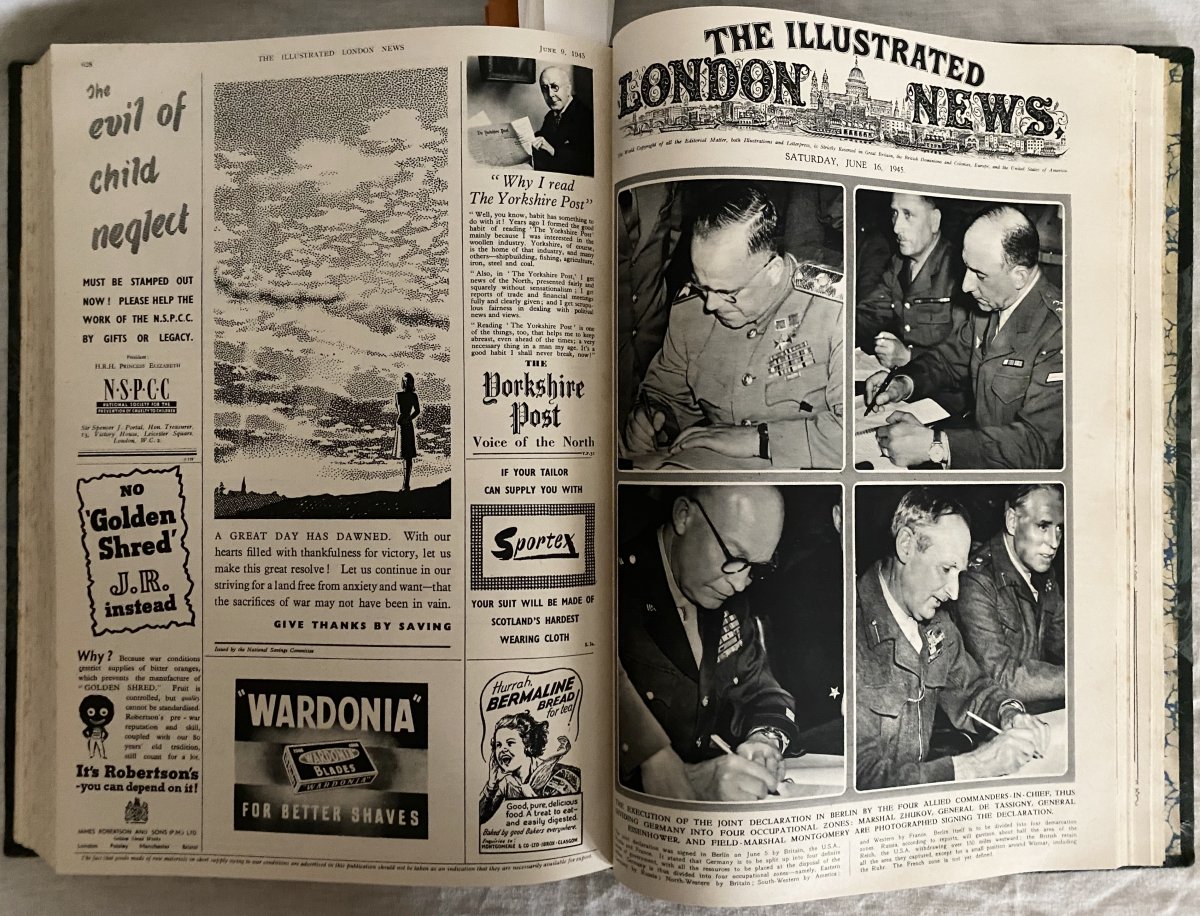 "The Illustrated London News" en 3 Volumes in-folio reliant 81 numéros de 1943 à 1945 ww2-photo-2