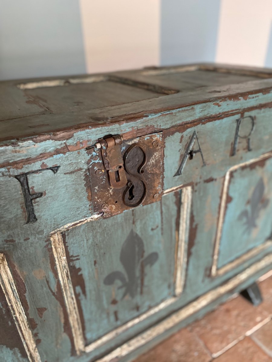 18th Century Patina Wedding Chest With Small Salt Boxes-photo-3