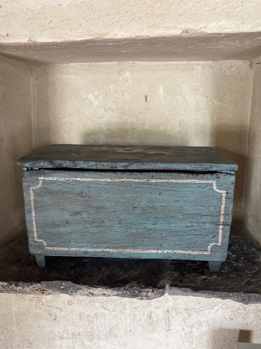 Small 18th Century Chest, Nicely Painted And Patinated-photo-2
