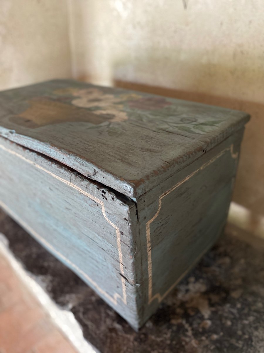 Small 18th Century Chest, Nicely Painted And Patinated-photo-4