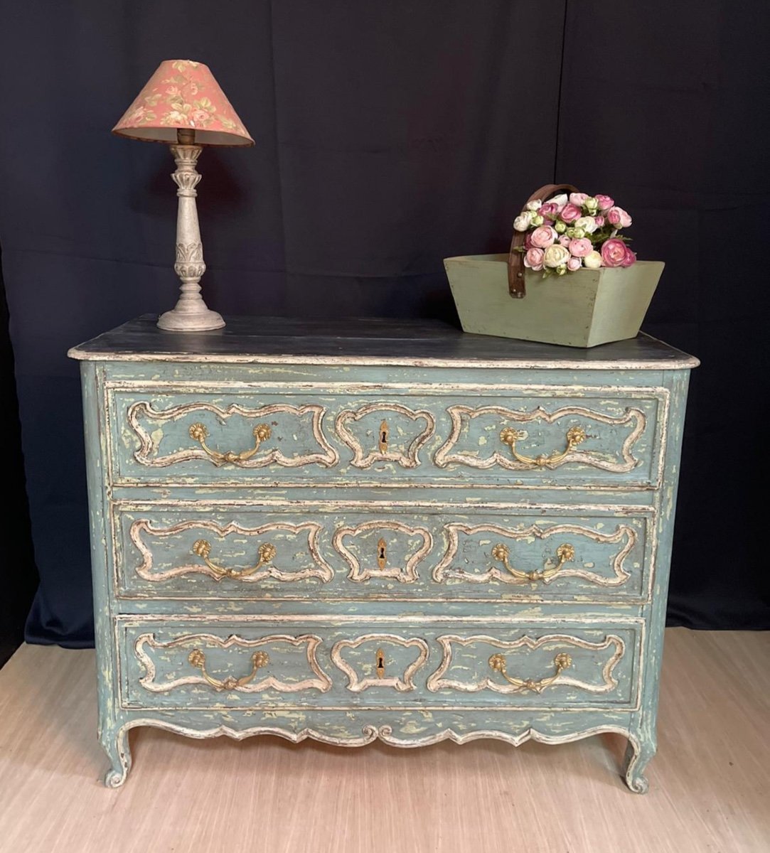 Commode Louis XV Patinée Datant 19e Siècle 3 Tiroirs ( prix promotionnel sur demande)