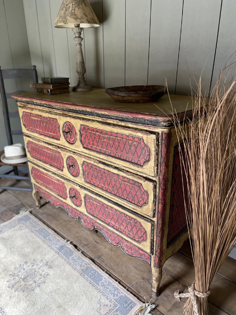 Commode Louis XV En Bois Patiné Datant Du 18e Siècle prix spécial actuellement sur demande -photo-5