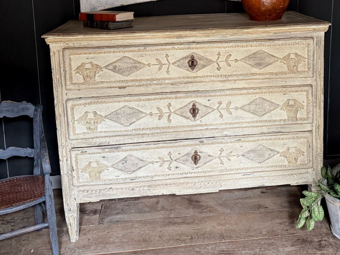 Commode Liégeoise Louis XVI Datant Du 19e Siècle Patinée 