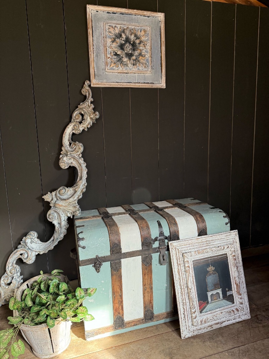 19th Century Patinated Travel Trunk -photo-6