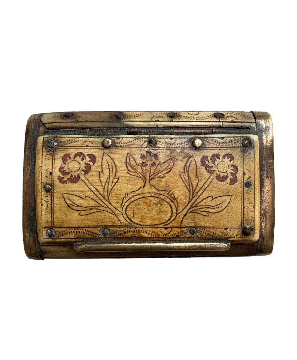 Old Snuff Box - Decor Of Polychrome Flowers And Birds - Popular Art - Auvergne