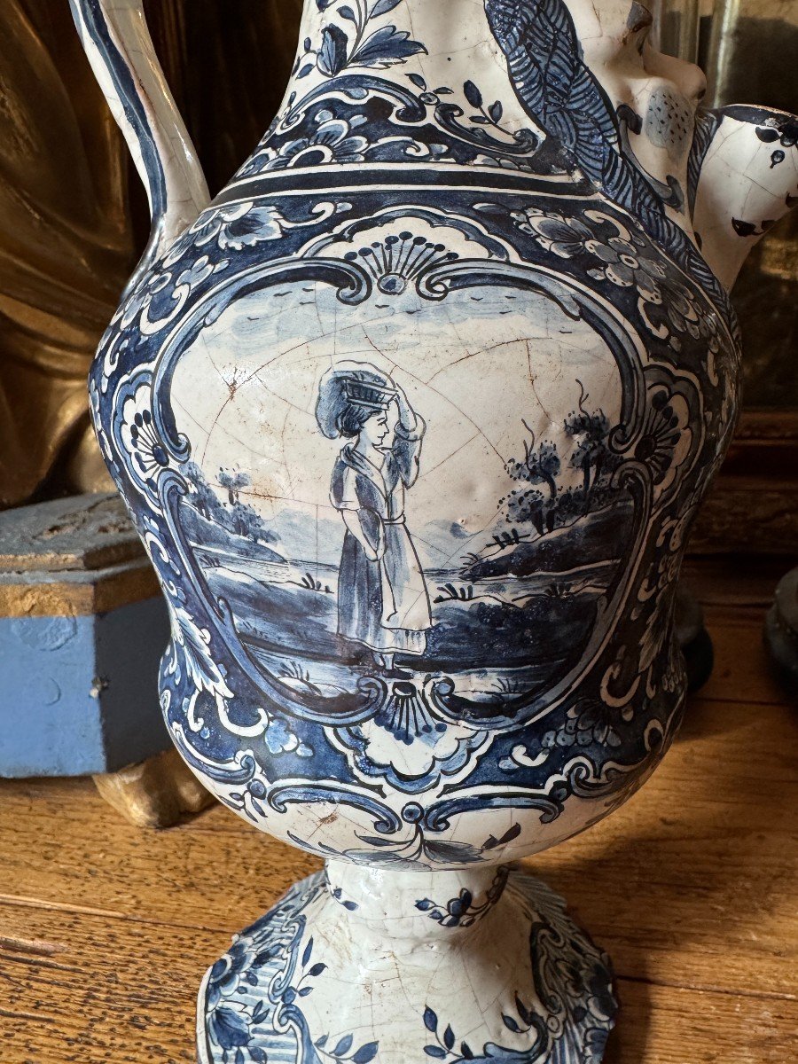 Enameled Earthenware Ewer - Pouring Man, Rich Blue And White Decor - France - Late 18th Century-photo-3