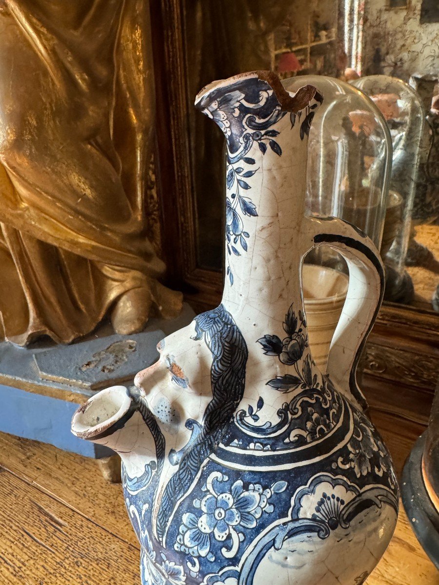 Enameled Earthenware Ewer - Pouring Man, Rich Blue And White Decor - France - Late 18th Century-photo-6