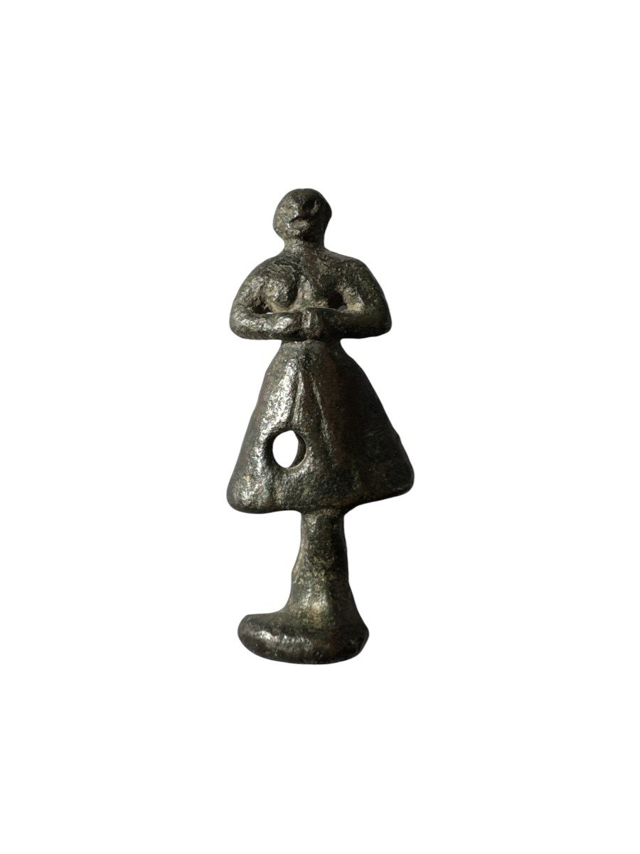 Artefact En Bronze - Statuette, Figurine Féminine Dévote – époque Médiévale - Haute époque