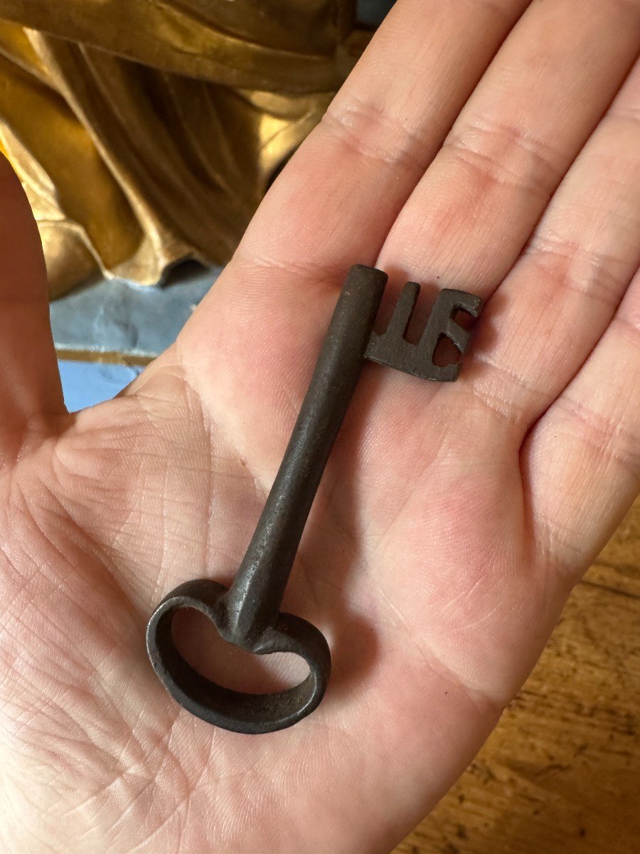 Key - Set Of 2 Keys From The End Of The 16th Century And 1 Key From The 17th Century - Wrought Iron - High Period-photo-1