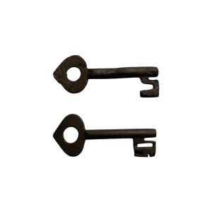 Key Pendant - Set Of 2 Medieval Wrought Iron Keys - 15th Century - Early Period