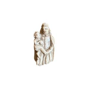 Statuette - Fragment - Vierge à L’enfant – Sculpture En Marbre – Haute époque