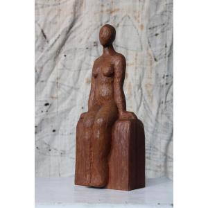 Sculpture Primitive De Femme Assise Sculptée Des Années 70
