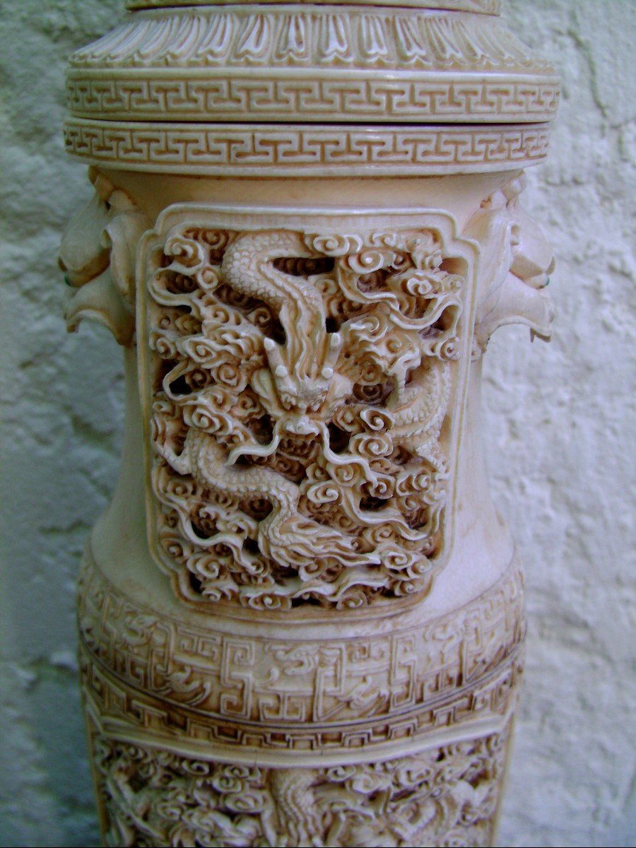 Ivory Okimono. Large Urn. China 1920-30.-photo-4