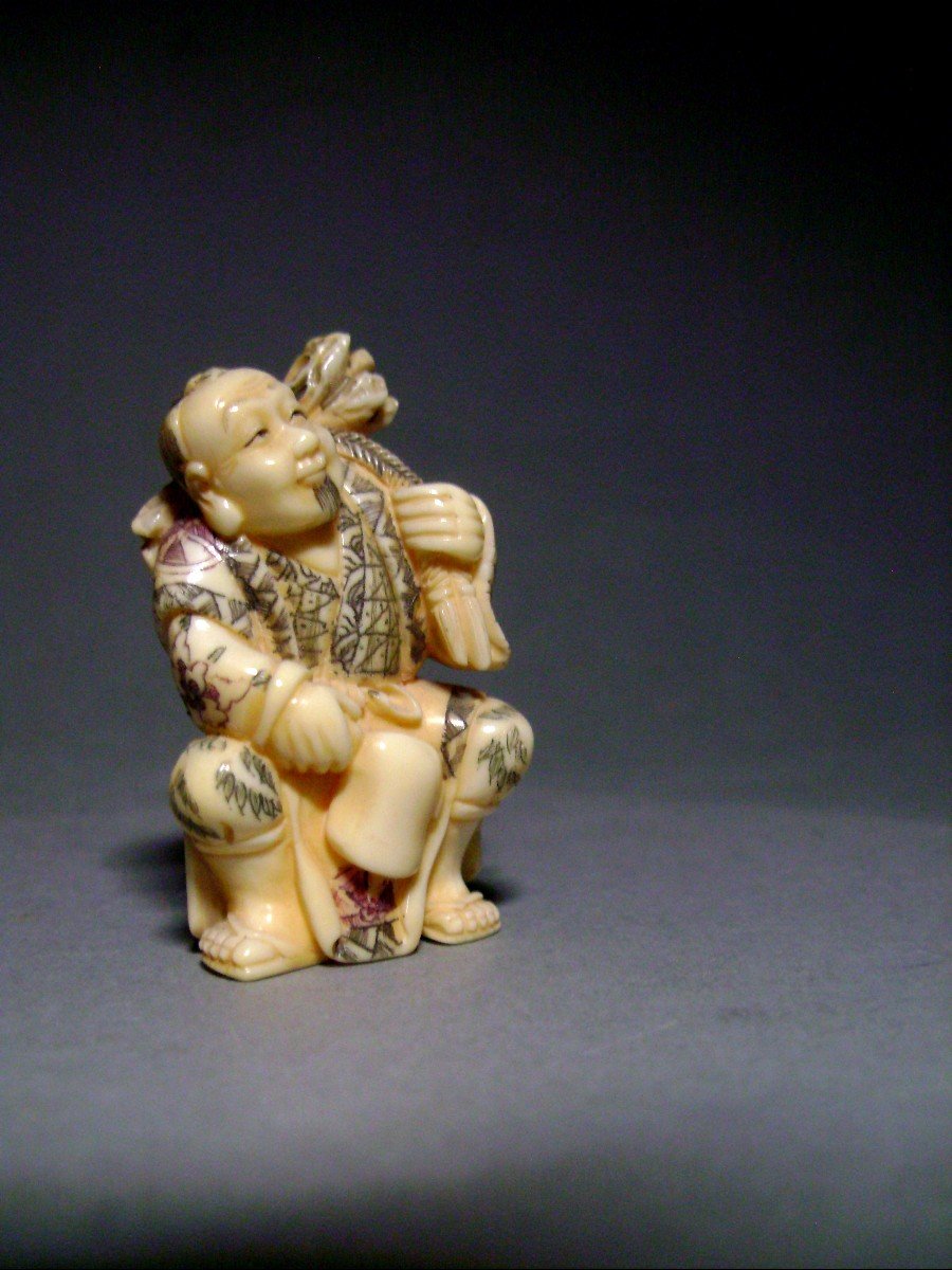 Netsuke en ivoire. Bûcheron. Japon Fin époque Taisho (1912-1928 )-photo-2