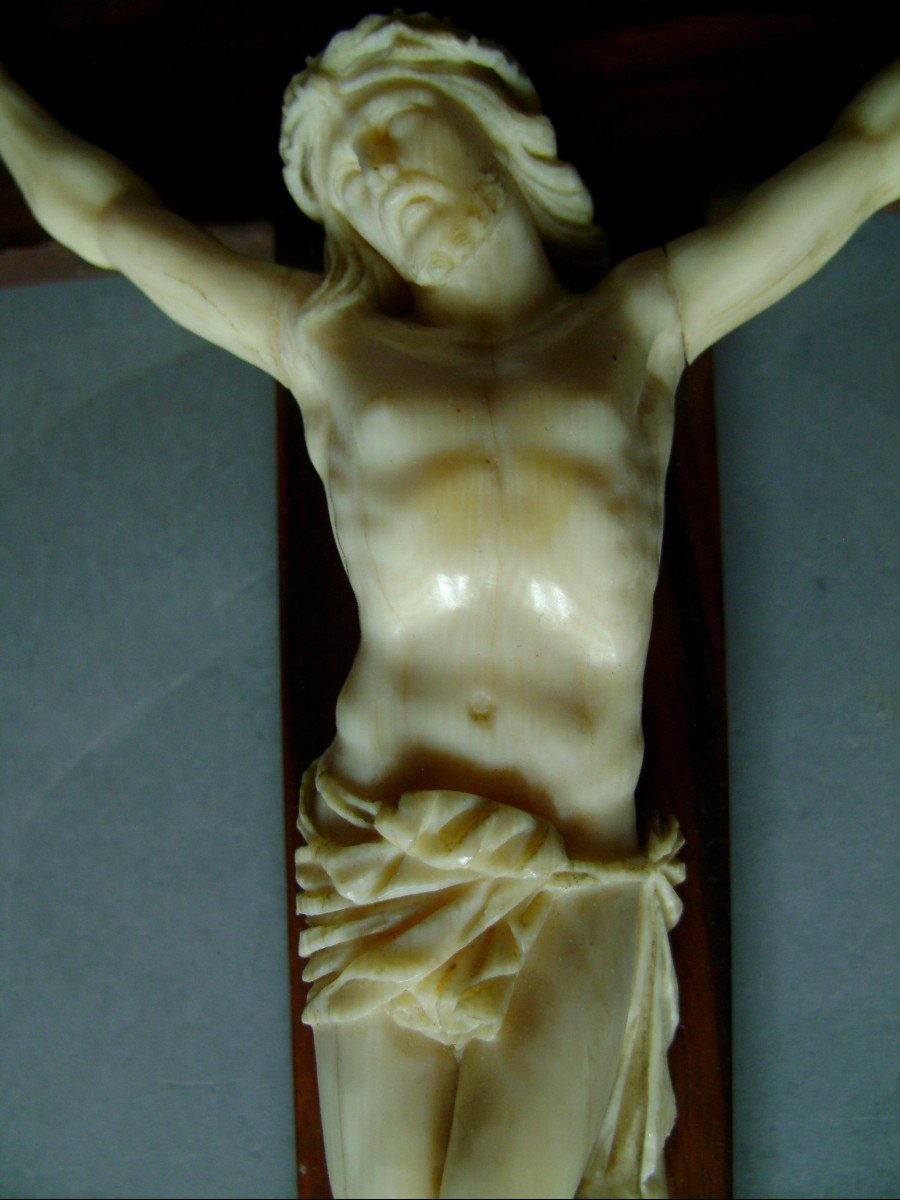 Ivory Crucifix. France 19th Century.-photo-3