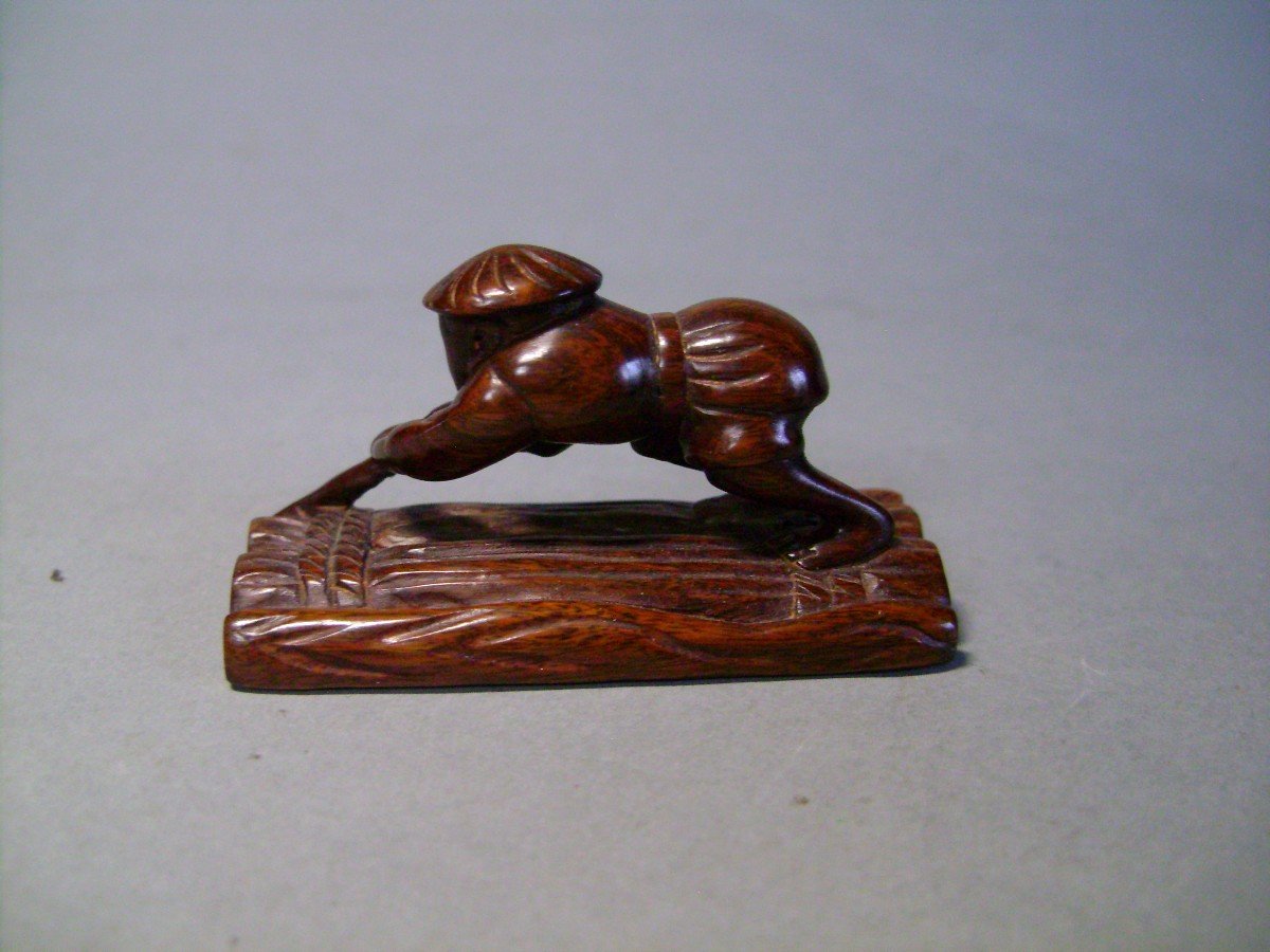 Netsuke en ébène. Le Radeau. Japon époque Meiji (1868-1912 )-photo-4