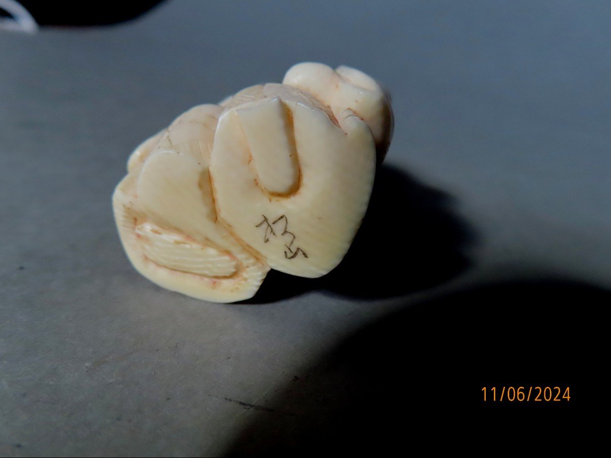 Netsuke en ivoire. Hannya au double visage. Signé Shozan, Japon début XXème.-photo-3