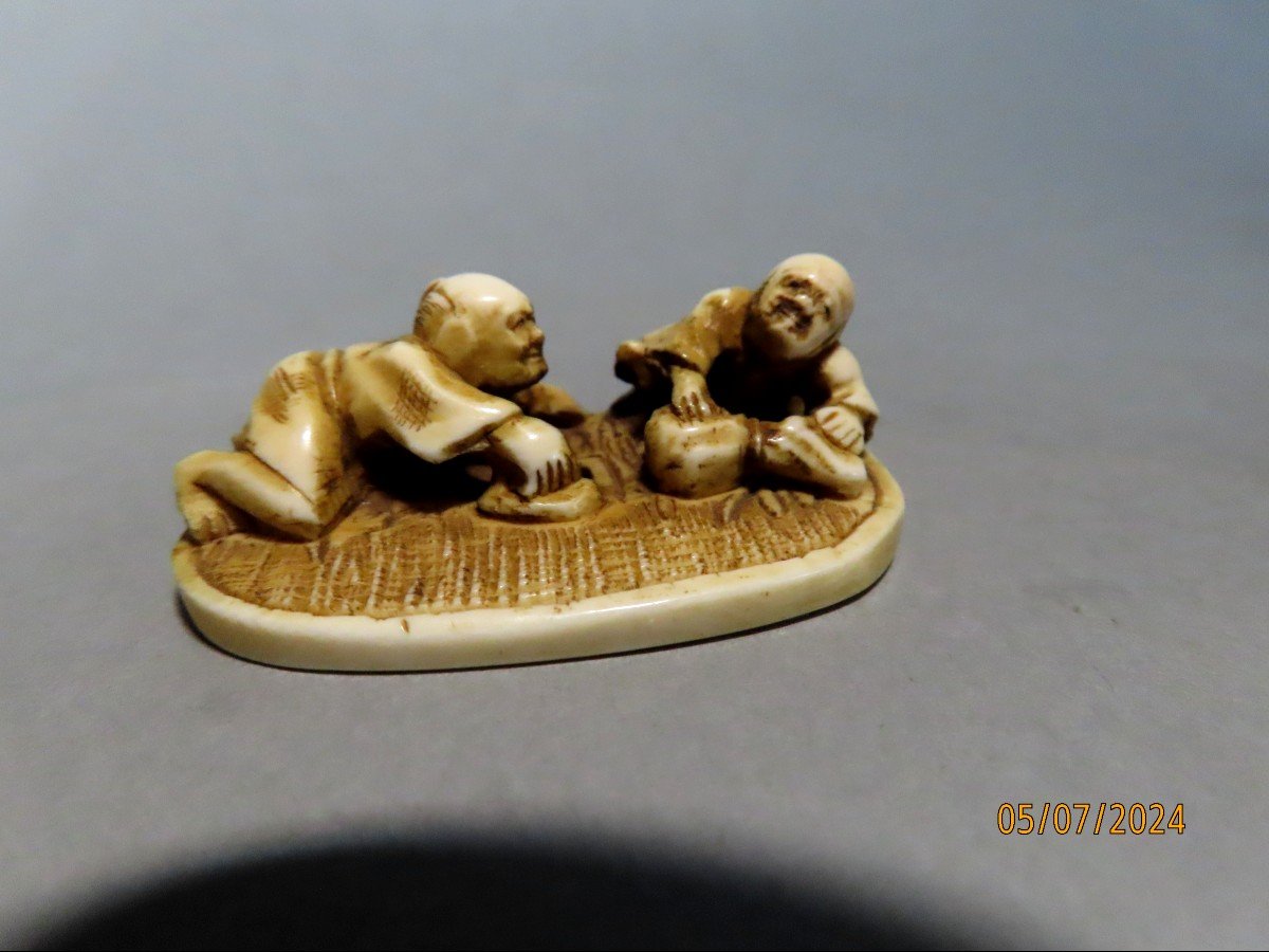 Netsuke artisan sur une stuba. Samouraï.Japon ère Meiji.(1868-1912 )-photo-3