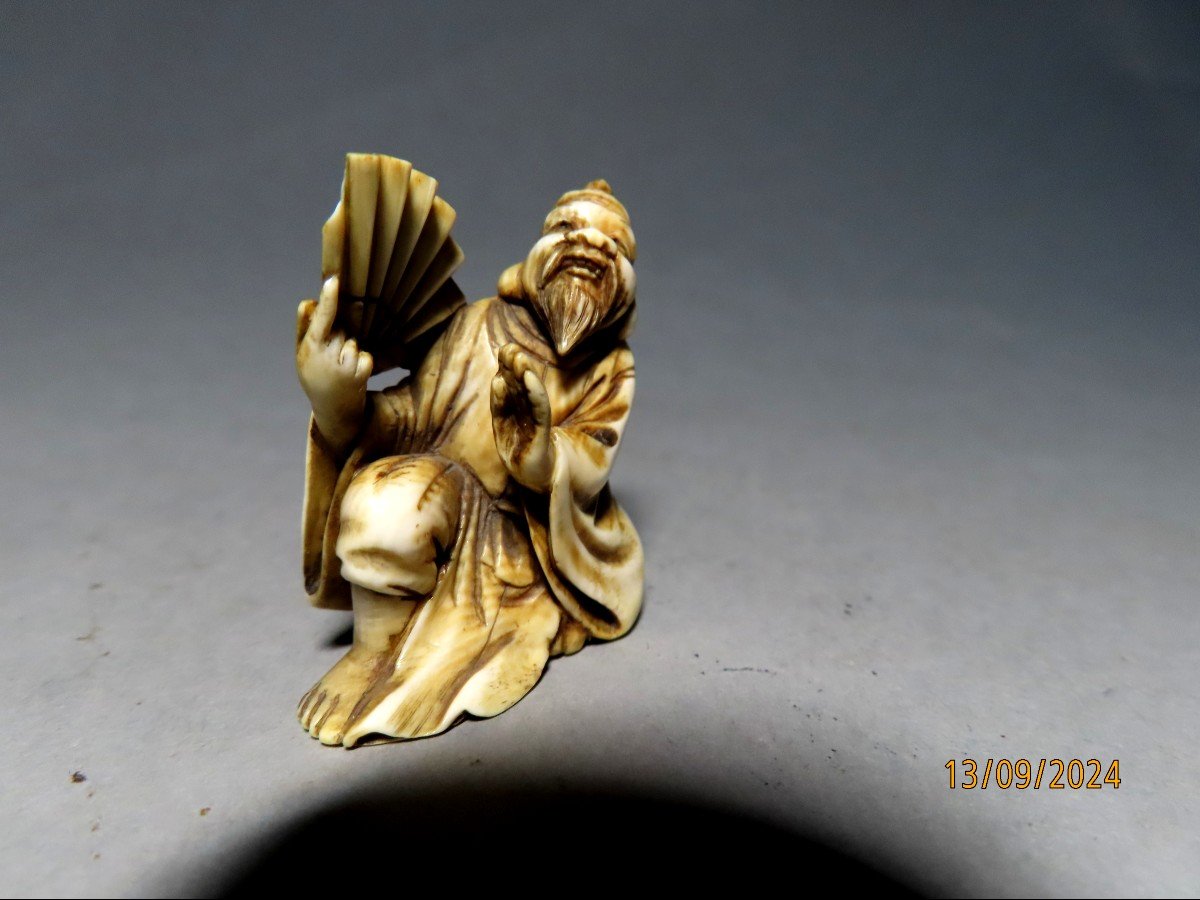 Deux Netsuke en ivoire. Vieux Sages et enfant. Japon époque Meiji (1868-1912 )-photo-2