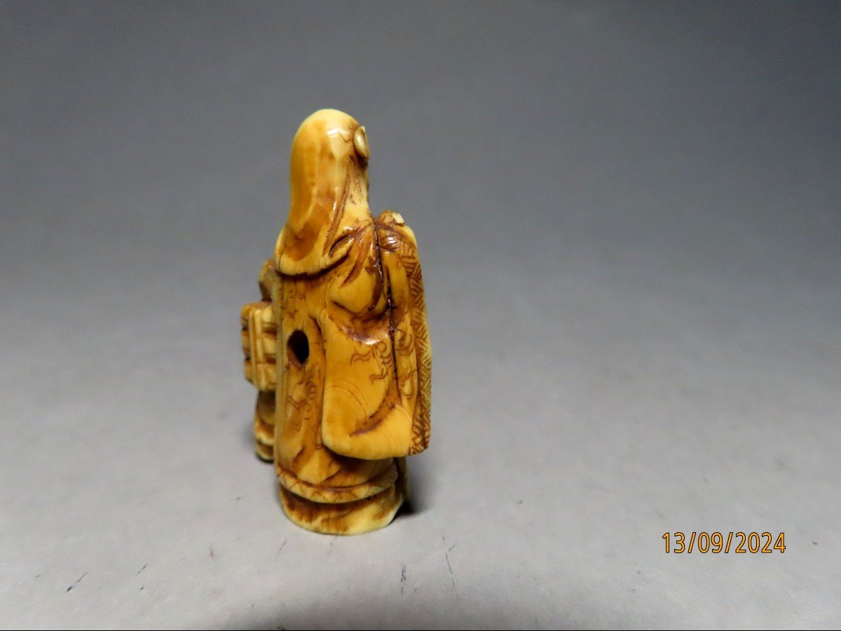 Deux Netsuke en ivoire. Vieux Sages et enfant. Japon époque Meiji (1868-1912 )-photo-6