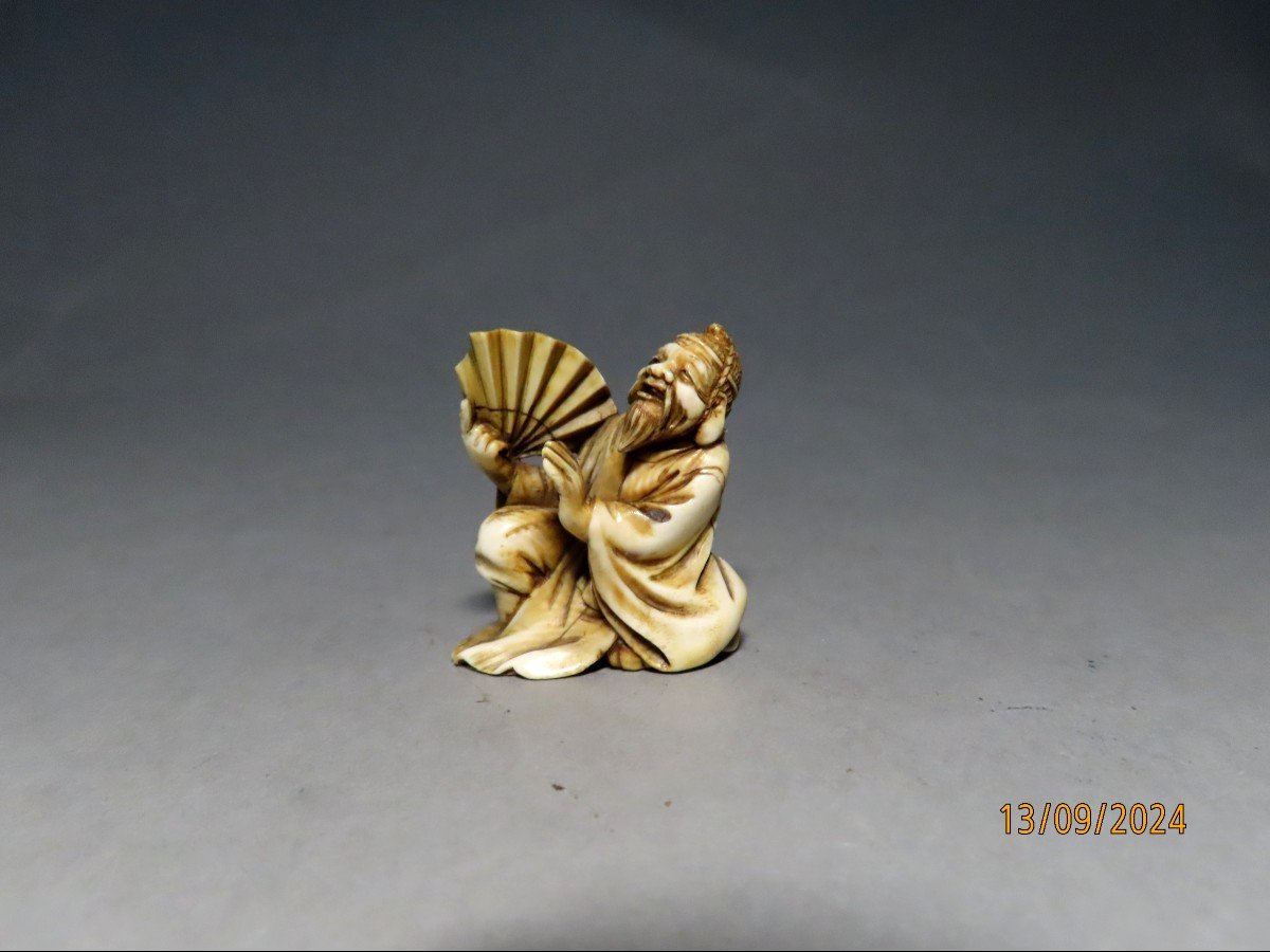 Deux Netsuke en ivoire. Vieux Sages et enfant. Japon époque Meiji (1868-1912 )