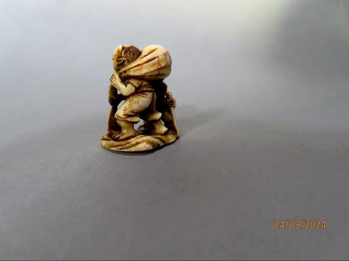 Ivory Netsuke. The Thieving Onis. Japan, Meiji Period (1868-1912)-photo-3