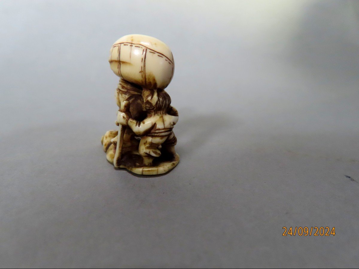 Ivory Netsuke. The Thieving Onis. Japan, Meiji Period (1868-1912)-photo-1