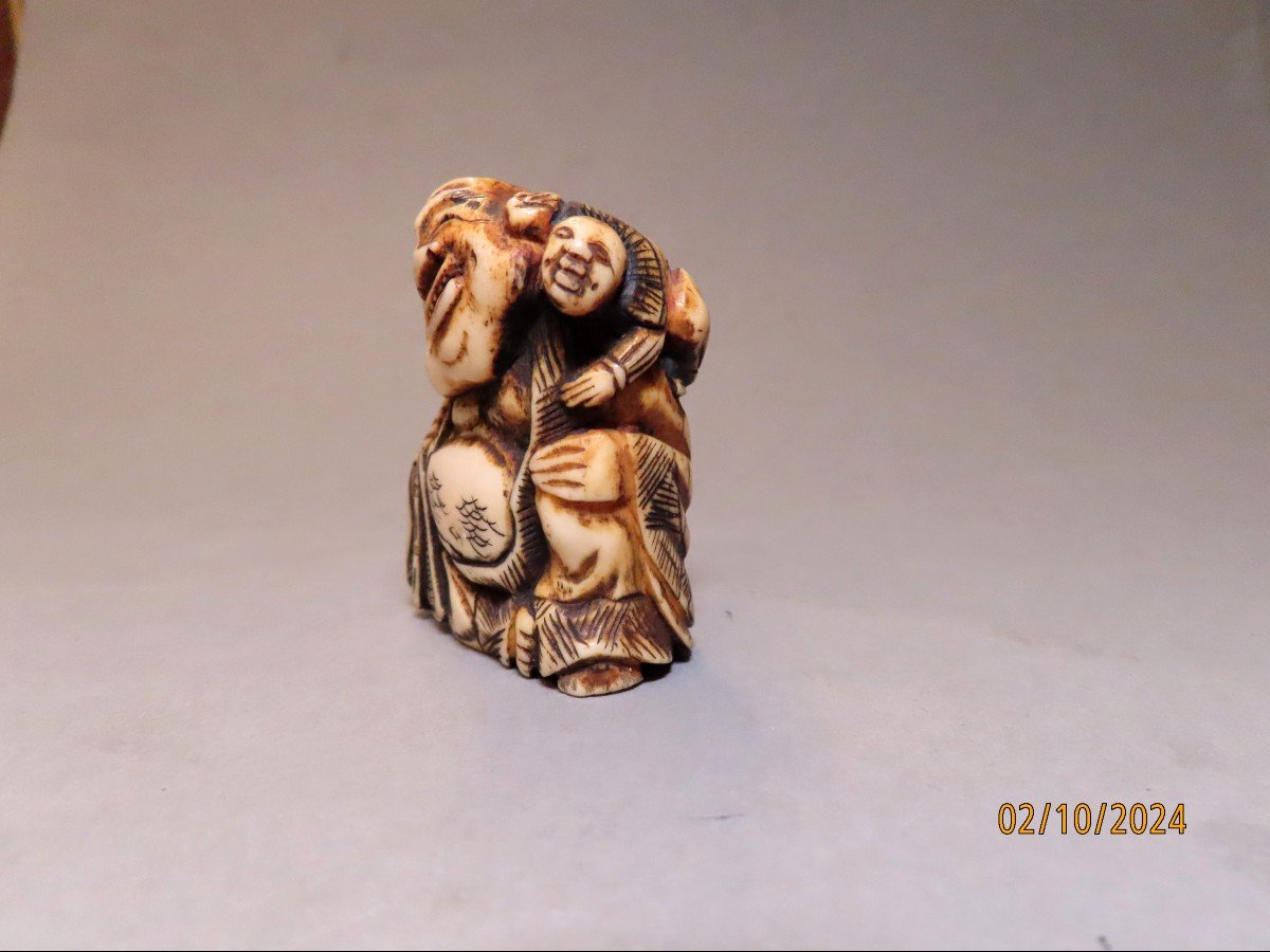 Ivory Netsuke. Laughing Hotei. Japan Meiji Period (1868-1912)-photo-2