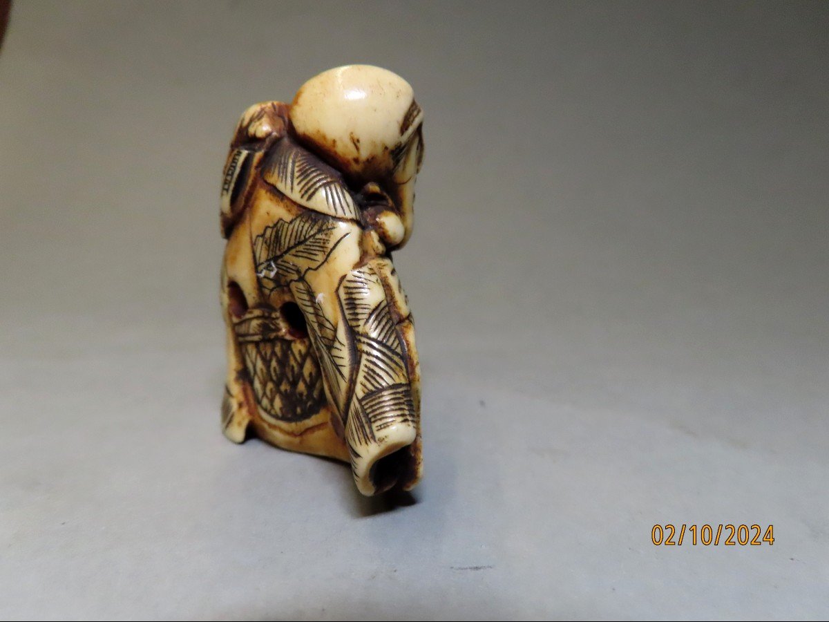 Ivory Netsuke. Laughing Hotei. Japan Meiji Period (1868-1912)-photo-1