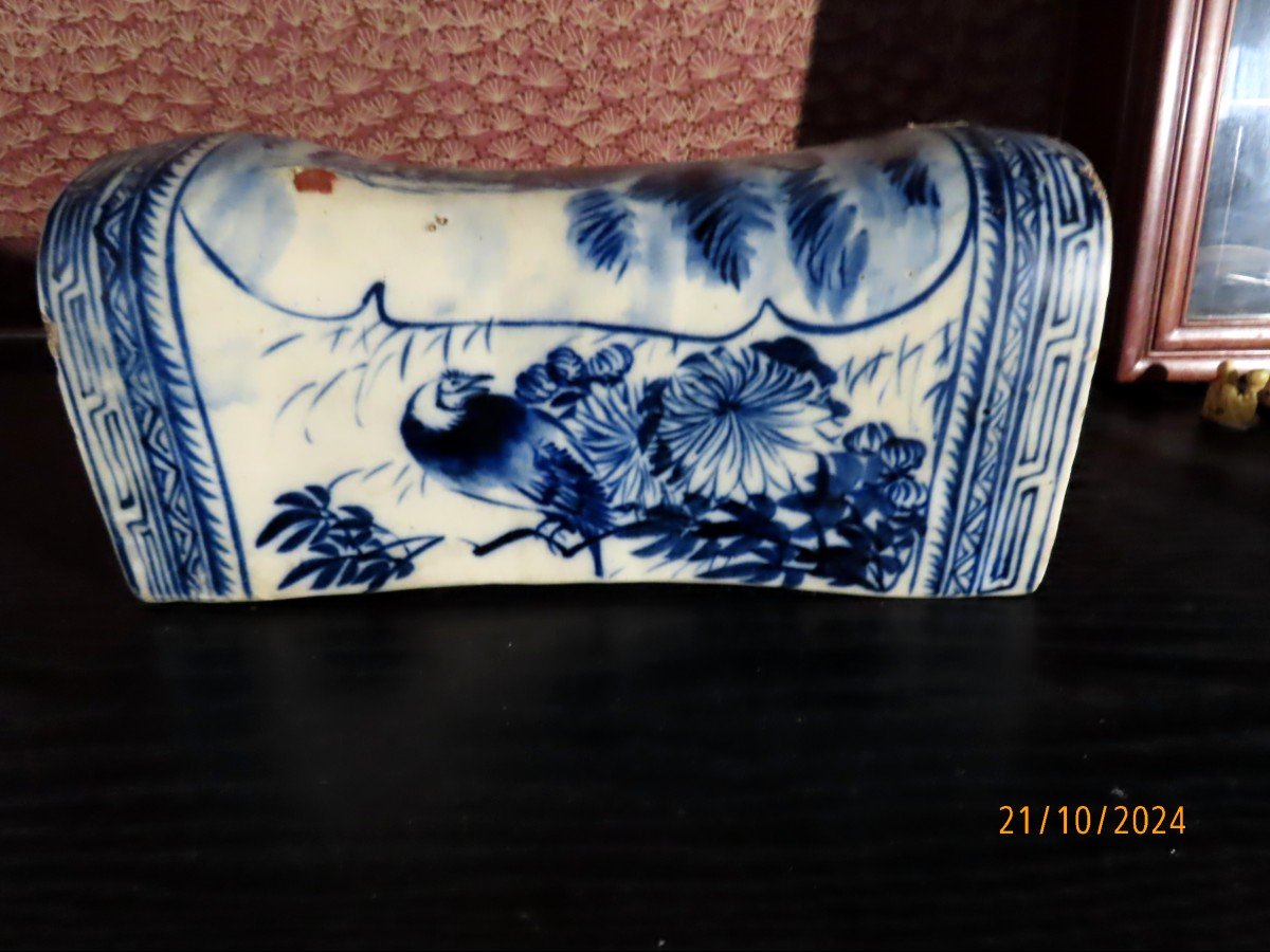 Porcelain Headrest. China 1920-30.-photo-3