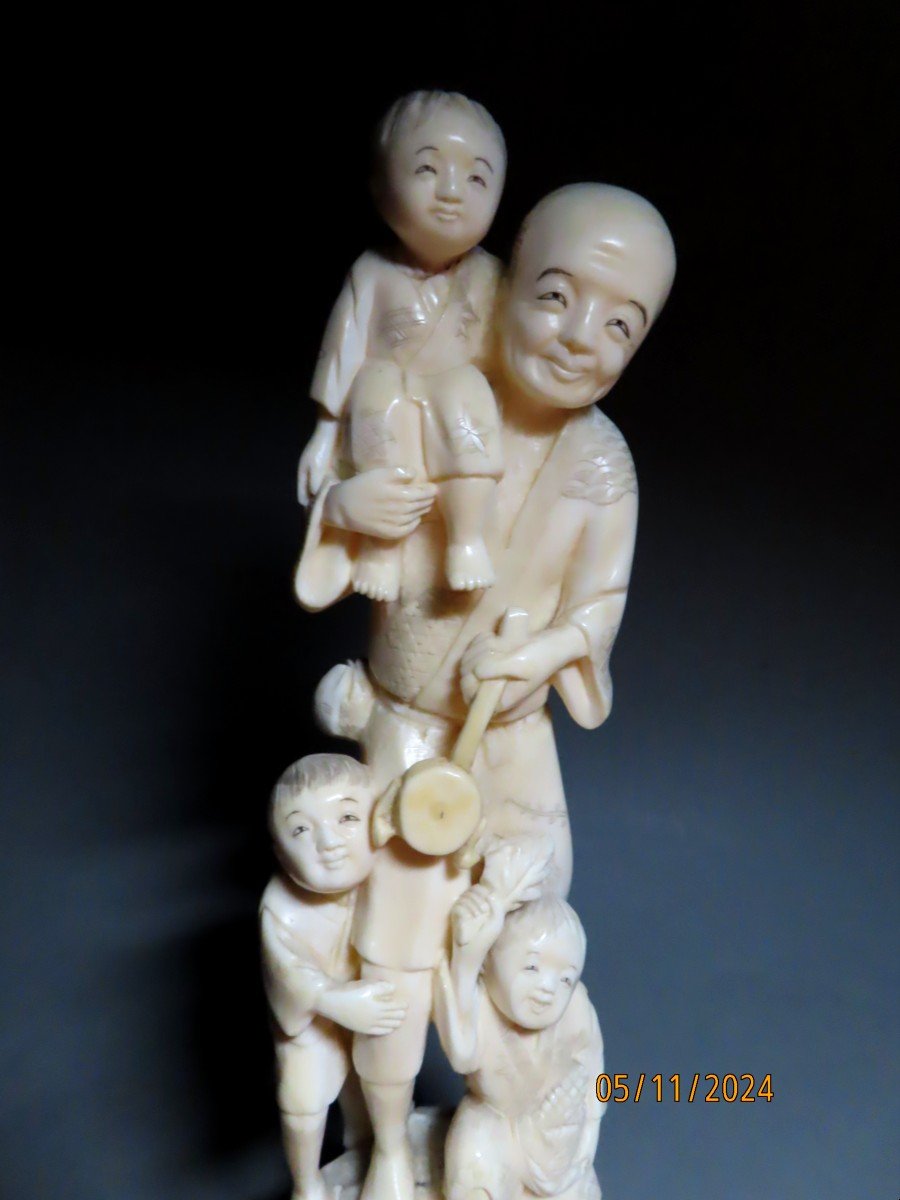 Ivory Okimono. Father And His Three Children. Japan, Taisho Period (1912-1928)-photo-3